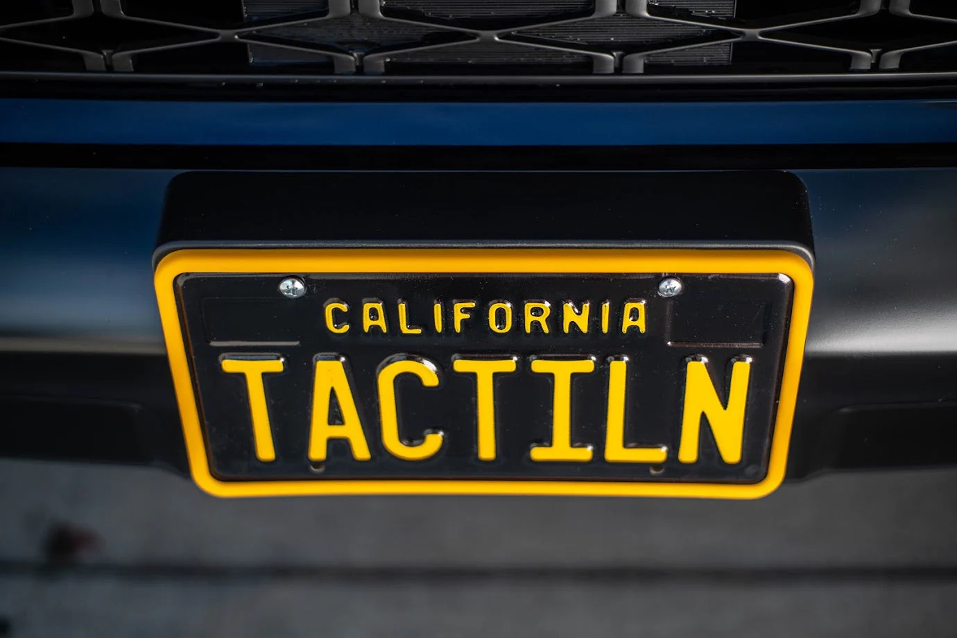 Silicone Anti-Rattle, Anti-Scratch License Plate Holder - Image 15